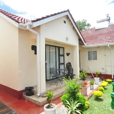 Kwampofu Guest House ฮาราเร ภายนอก รูปภาพ