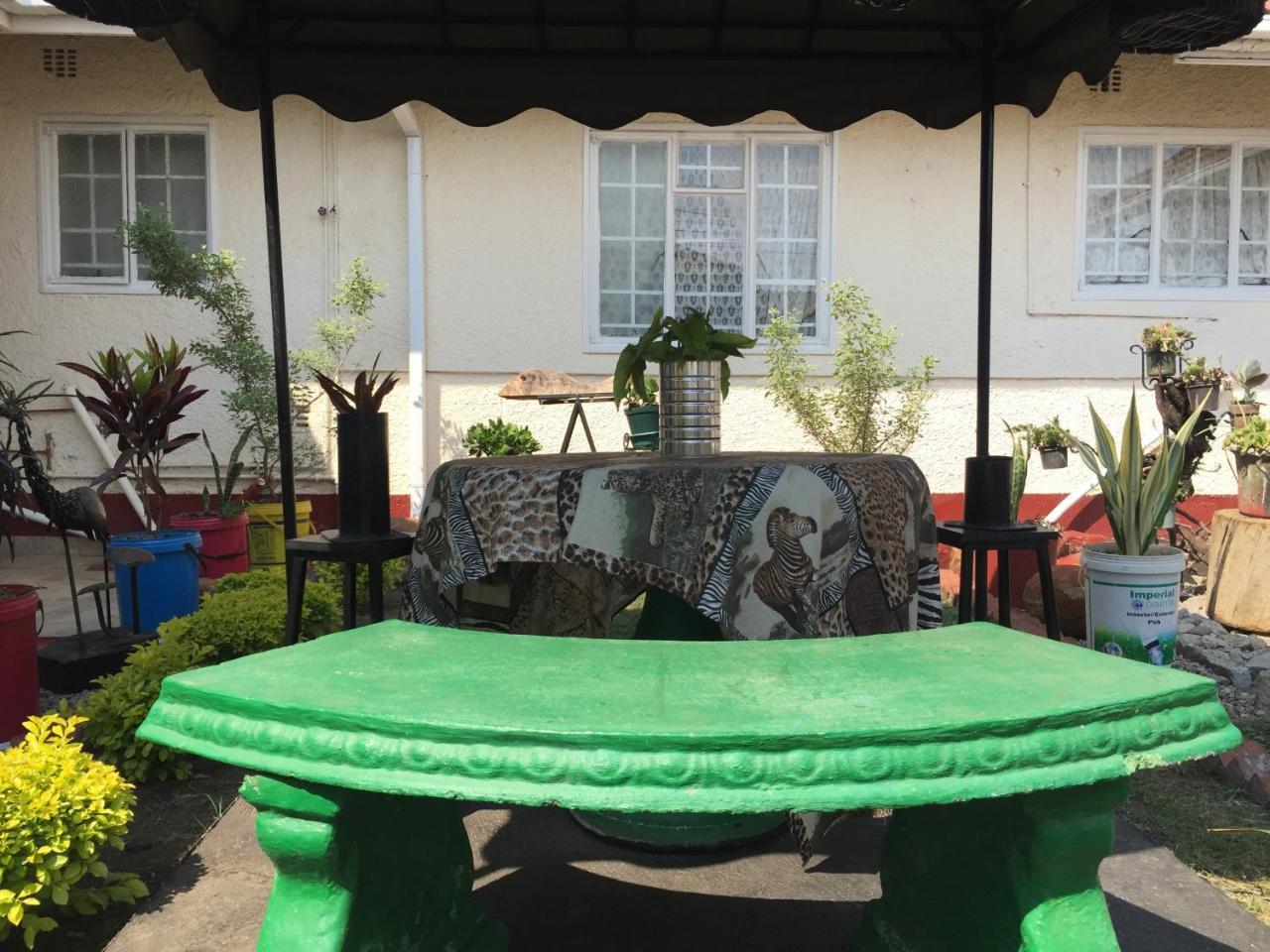 Kwampofu Guest House ฮาราเร ภายนอก รูปภาพ